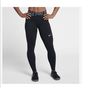 NWT Nike Pro Intertwist Woman’s High Rise Tight